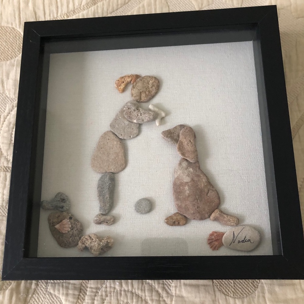 Pebble Art - ‘A Girl With Her Dog.. Treat Time!’ 🐾 🦴🐶 
Wall decor